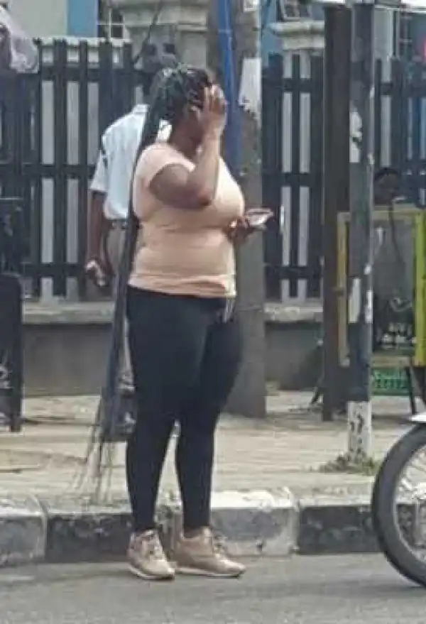 See The Hairstyle This Lady Stepped Out With (Photos)